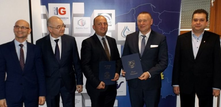 Edukacja dla biznesu, biznes dla edukacji – młodzież powinna zarabiać więcej